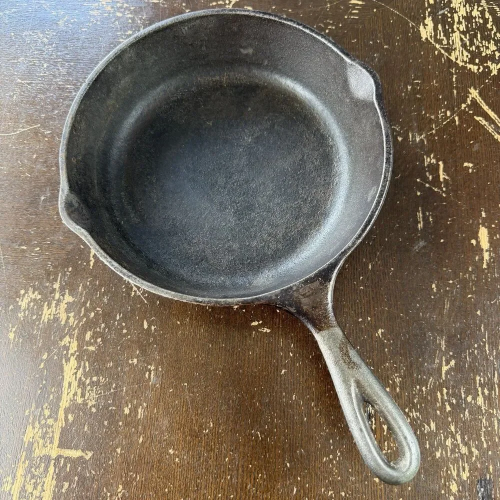 Vintage Cracker Barrel 8” Cast Iron Skillet Old Country Store Lodge Original